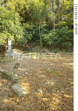 法華堂跡 源頼朝の墓 北条義時の墓 法華堂跡 源頼朝の墓 北条義時の墓 82867857