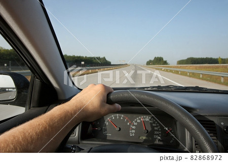 Driving Driving 82868972