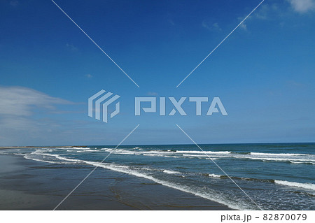 茨城県の海、快晴の鹿嶋市下津 秋の風景 茨城県の海、快晴の鹿嶋市下津 秋の風景 82870079