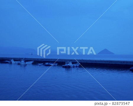 朝の瀬戸内 82873547