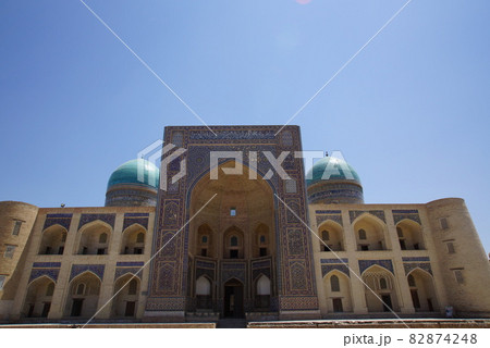 ウズベキスタン ブハラ   ミル・アラブ・メドレセ 82874248