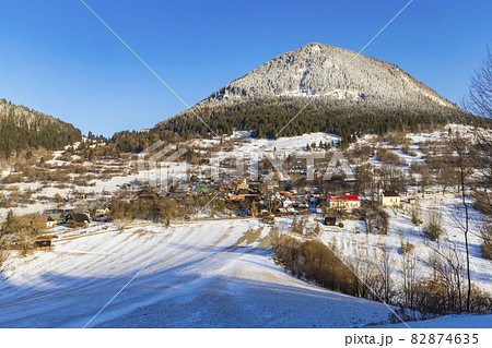 Vlkolinec village UNESCO site in Velka Fatra mountains, Slovakia 82874635