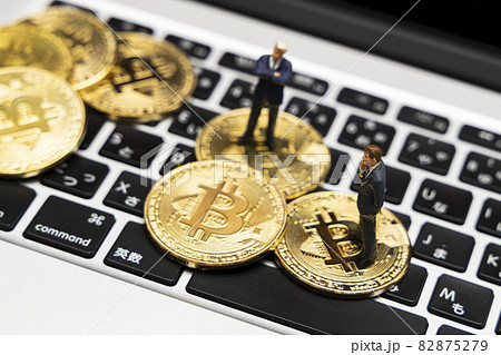 ビットコインで勝つ人、負ける人　ブログタイトル記事用 82875279