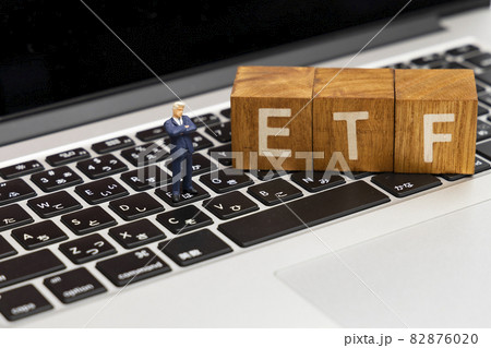ノートパソコンとETF ブログ、アフェリエイト記事タイトル用3 ノートパソコンとETF ブログ、アフェリエイト記事タイトル用3 82876020