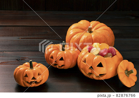 ハロウィンのお化けカボチャ_ジャックオーランタン 82876766