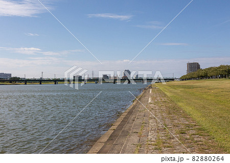 信濃川やすらぎ堤　新潟市 82880264