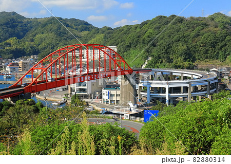 【広島県】晴天下の音戸大橋 82880314