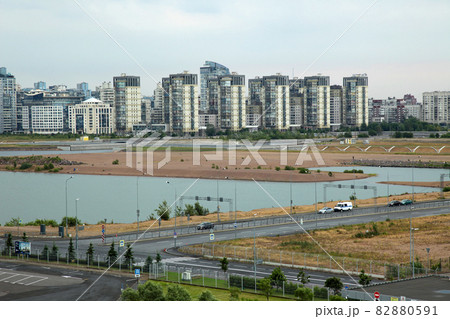 サンクトペテルブルク港のターミナル前の原野 82880591