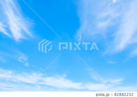 爽やかな秋の空 82882252