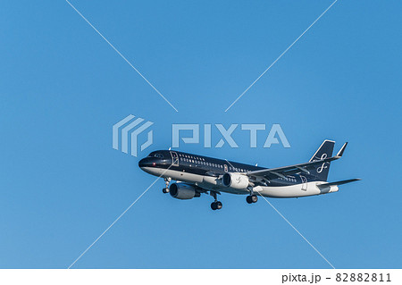 【浮島町公園からA滑走路に着陸する スターフライヤー機】 82882811