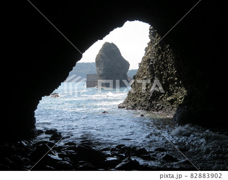 石見畳ヶ浦 賽の河原洞窟 石見畳ヶ浦 賽の河原洞窟 82883902