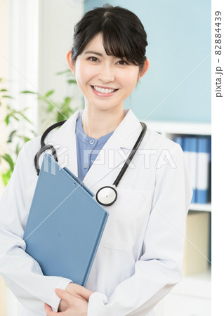女性医師 女性医師 82884439