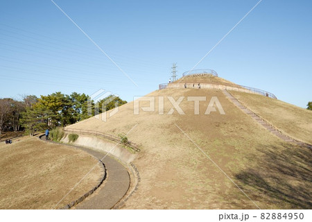 横浜市都筑区にある富士塚の川和富士と登山道 横浜市都筑区にある富士塚の川和富士と登山道 82884950