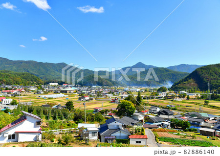 麻績村役場、聖高原駅周辺を望む(長野県麻績村)【2021.10】 82886140