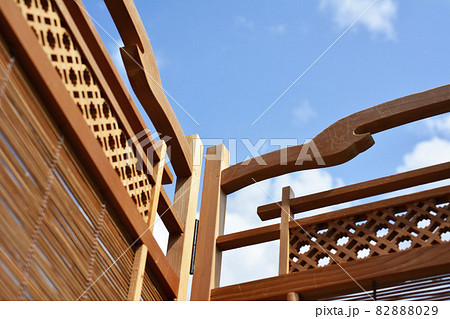 古い衝立。組子。日本。木材。木工。ぬくもり。光。目隠し。空間。和素材。和風 82888029