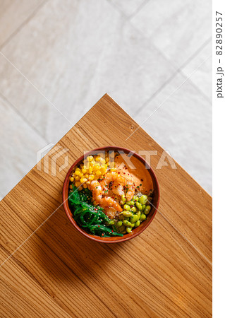 Hawaiian tuna poke bowl with vegetables 82890257