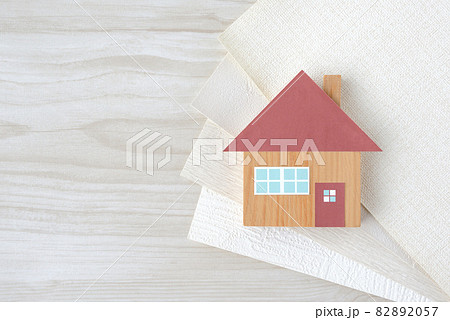 住宅のおもちゃと壁紙のサンプル 82892057