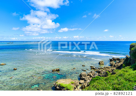 沖縄県宮古島、東平安名崎の風景 82892121