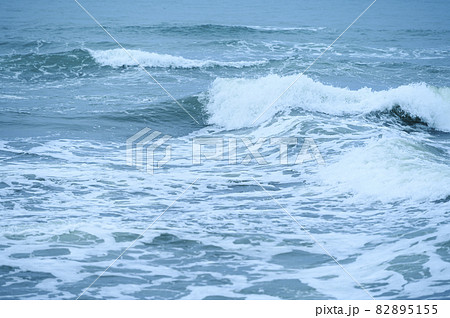 大きめの波 大きめの波 82895155