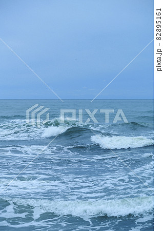 大きめの波 大きめの波 82895161