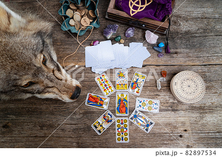 Fortune telling on tarot cards 82897534