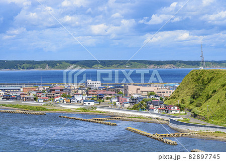 北海道　霧多布の町と海と 82897745