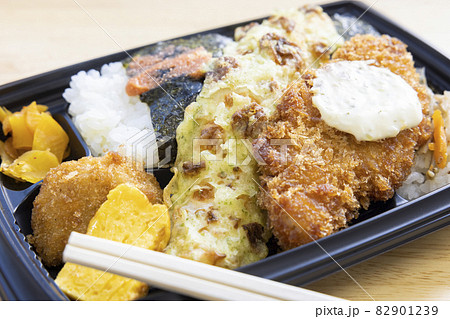 おいしいコンビニの海苔弁当 82901239