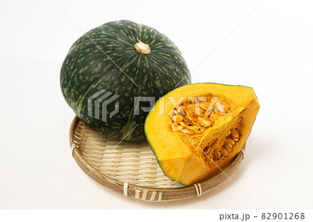 かぼちゃ　白背景 82901268