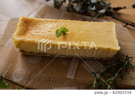 手作りチーズケーキ 82903556