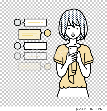 立ってスマートフォンで楽しくチャットで会話するオフィスカジュアルの女性 82904925