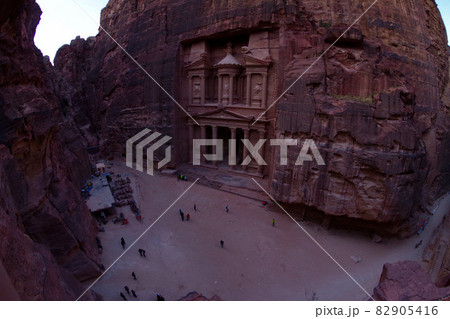エル・カズネ 宝物殿 ペトラ遺跡 ヨルダン 渓谷 世界遺産 エル・カズネ 宝物殿 ペトラ遺跡 ヨルダン 渓谷 世界遺産 82905416