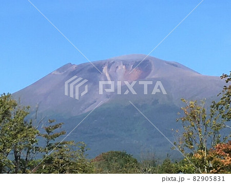 朝の浅間山 82905831
