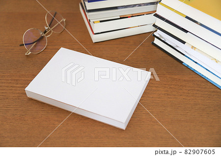 読書イメージ 読書イメージ 82907605