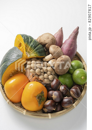 秋の食材盛り合せ 82907817