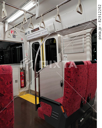 ゆったりと椅子に座って日本の旅を 82912262