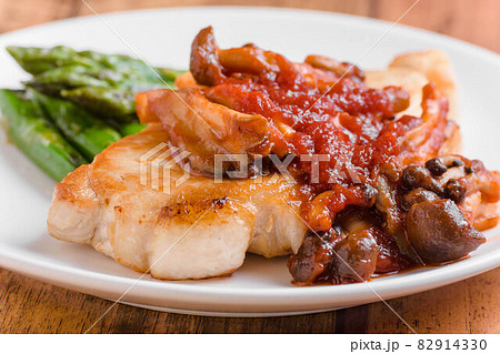 豚ロースの茸トマトソース 豚ロースの茸トマトソース 82914330