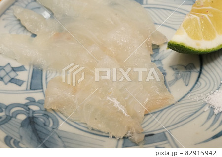 カワハギの昆布締め カワハギの昆布締め 82915942