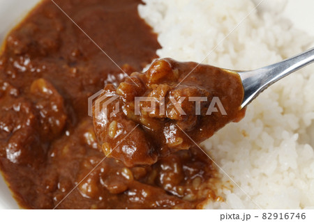 高級肉使用濃厚辛口レトルトカレー 82916746