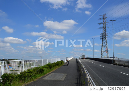 国立市　多摩川と石田大橋 82917095