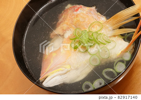 糸撚鯛のアラ汁(お吸物) 糸撚鯛のアラ汁(お吸物) 82917140