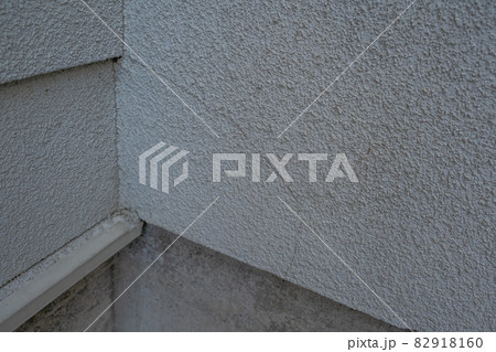 家屋外壁のひび割れのイメージ 82918160