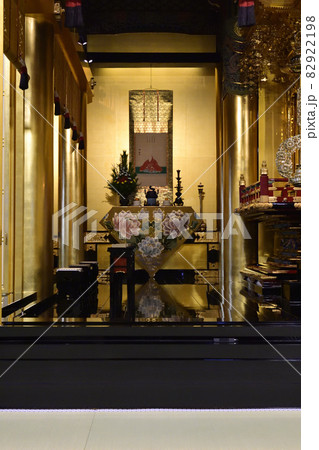 築地本願寺　本堂（本館）内観 82922198