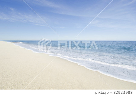 Massachusetts, Cape Cod, Nantucket Island, Calm beach and ocean wave 82923988
