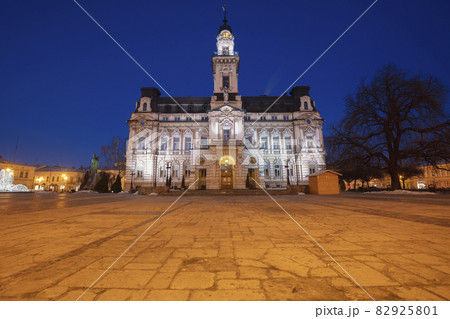 Poland, Lesser Poland, Nowy Sacz, Town hall in town square 82925801