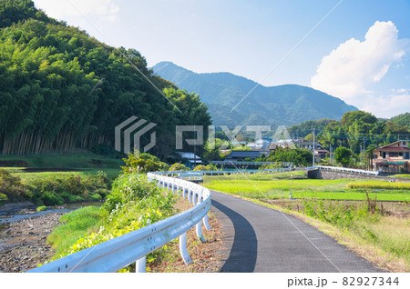 爽やかな“健康・交流のみち”の風景《厚木市》 爽やかな“健康・交流のみち”の風景《厚木市》 82927344