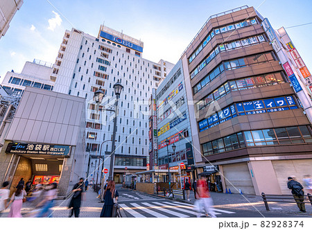 日本の東京都市景観 TOBUや池袋駅西口(北)の街並みなどを望む 日本の東京都市景観 TOBUや池袋駅西口(北)の街並みなどを望む 82928374