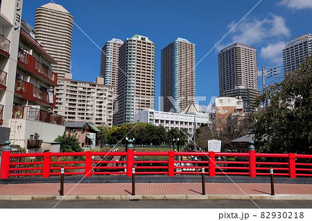 東京都中央区佃　佃小橋と超高層マンション 82930218