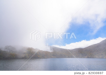 朝霧の須川湖 朝霧の須川湖 82930697