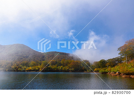 朝霧の須川湖 82930700