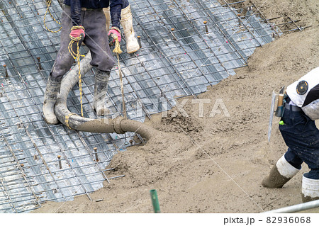 コンクリート打設　圧送　打ち込み　フレキシブルホース 82936068